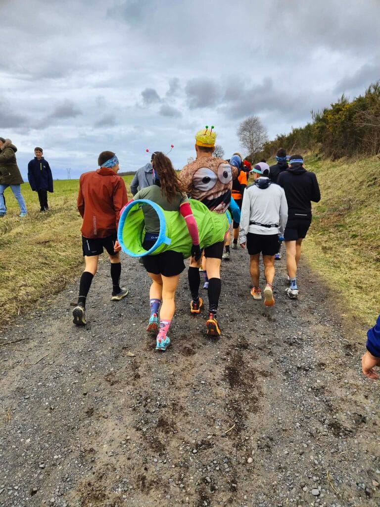 Tour déguisé pendant la course